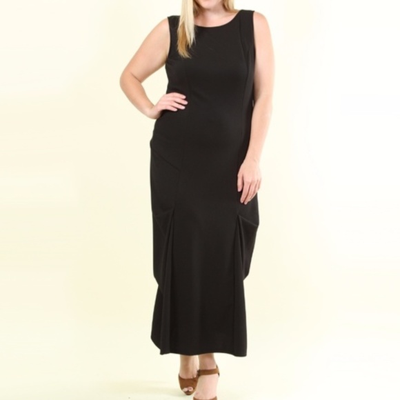 Plus Size Princess Ruched Sides Black Maxi Dress - Picture 2 of 5